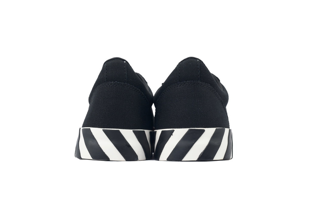 Off-White Women's Vulc Low Black Sneakers with White Arrow