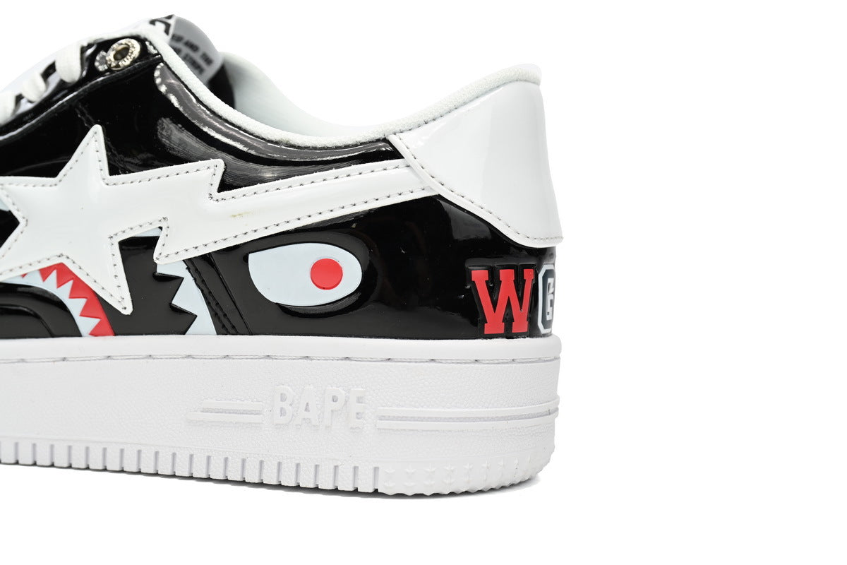 A BATHING APE BAPE STA Low Black and White Shark Sneakers
