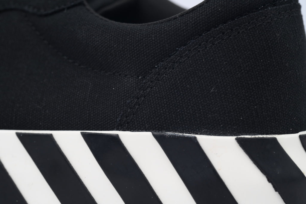 Off-White Vulc Low Black Violet Canvas Sneakers