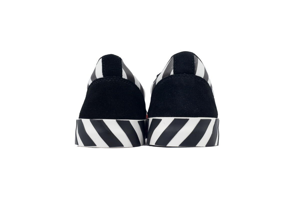 Off-White Vulc Low Black White Sneakers with Pink Arrow