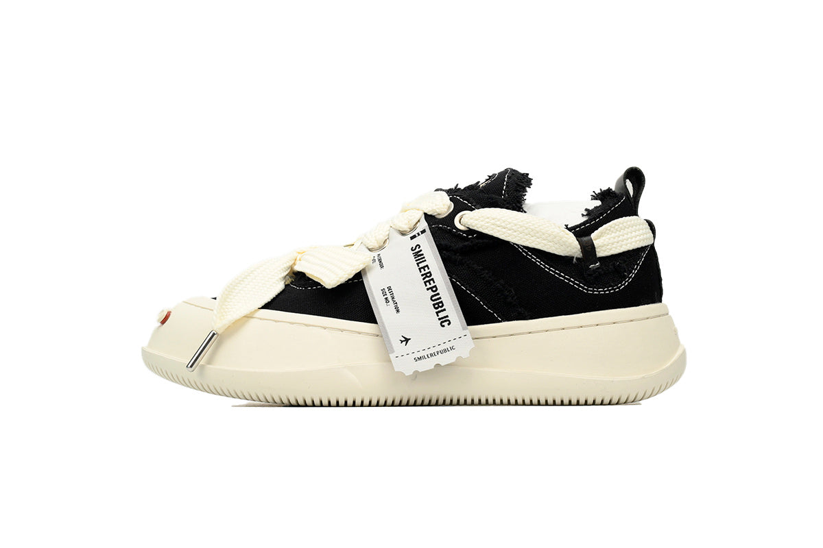 Smilerepublic All-Black Canvas Cap-Toe Sneakers