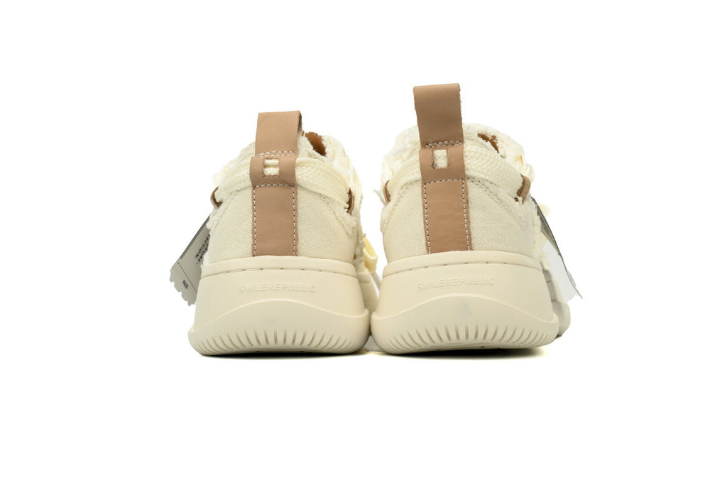 Smilerepublic White Canvas Cap-Toe Sneakers