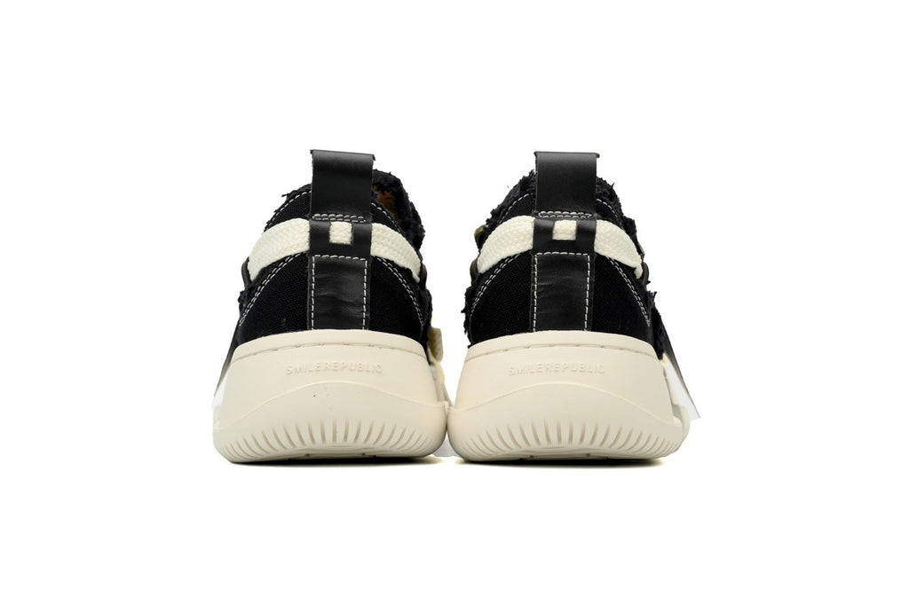 Smilerepublic All-Black Canvas Cap-Toe Sneakers