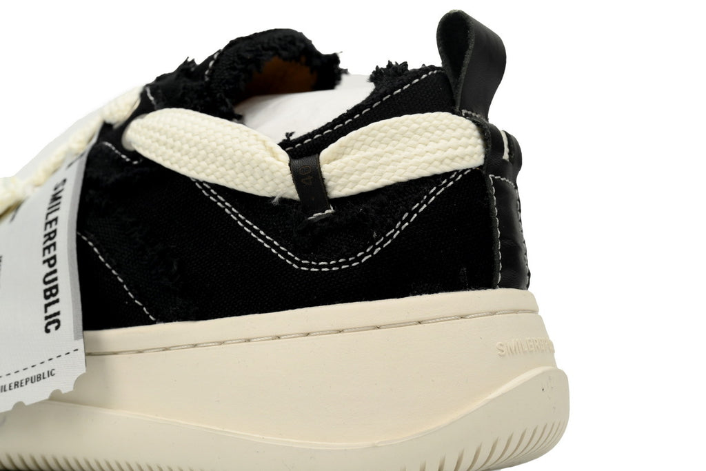 Smilerepublic All-Black Canvas Cap-Toe Sneakers