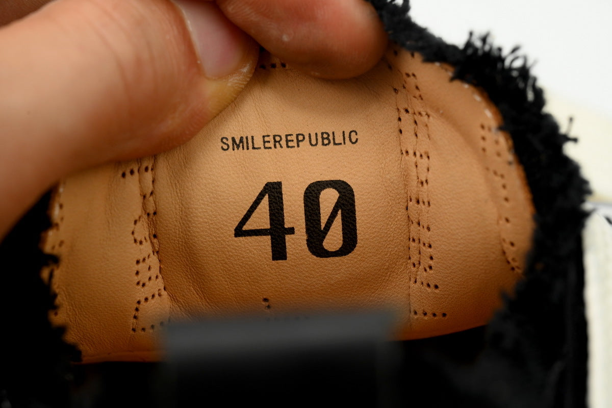 Smilerepublic All-Black Canvas Cap-Toe Sneakers