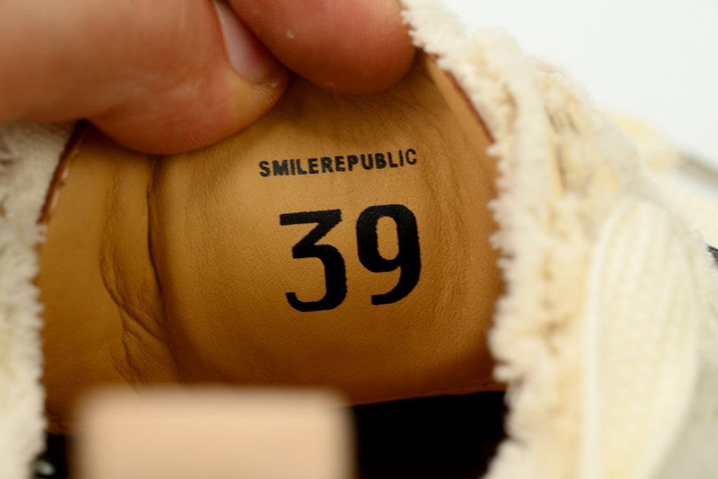 Smilerepublic Cream Canvas Cap-Toe Sneakers