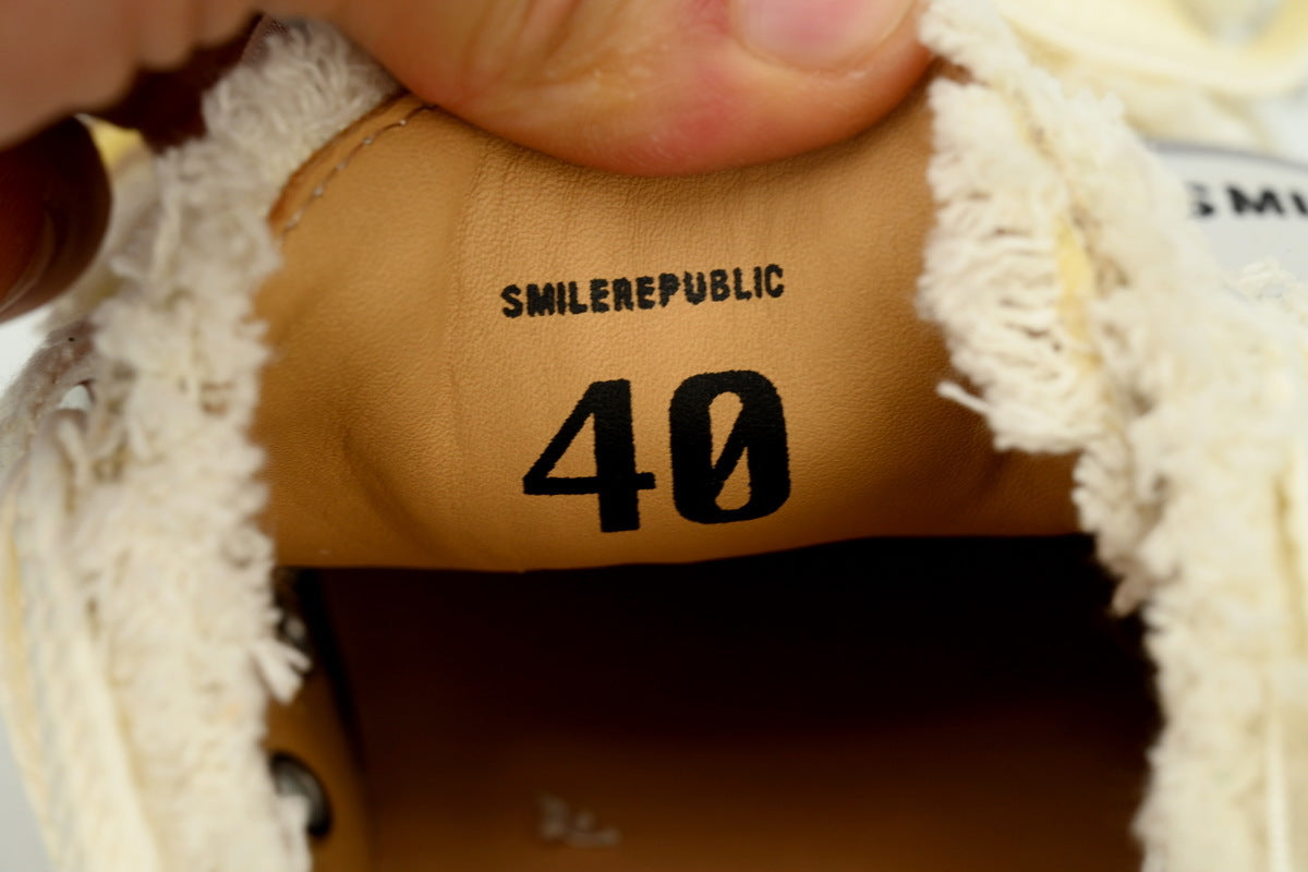 Smilerepublic White Canvas Cap-Toe Sneakers