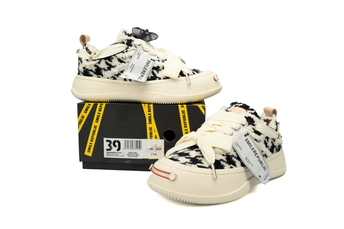 Smilerepublic Canvas Sneakers – Black/White Houndstooth