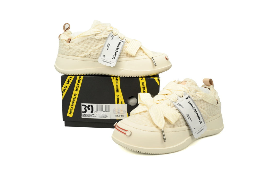 Smilerepublic Cream Canvas Cap-Toe Sneakers