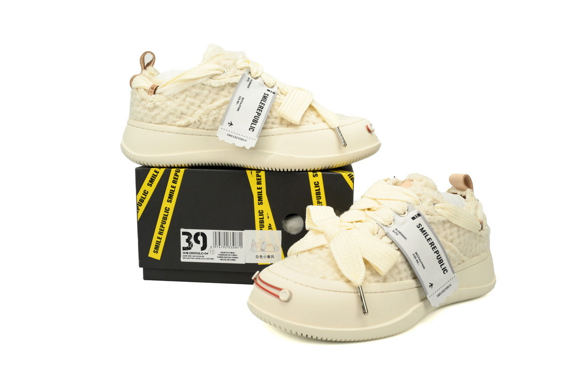 Smilerepublic Cream Canvas Cap-Toe Sneakers