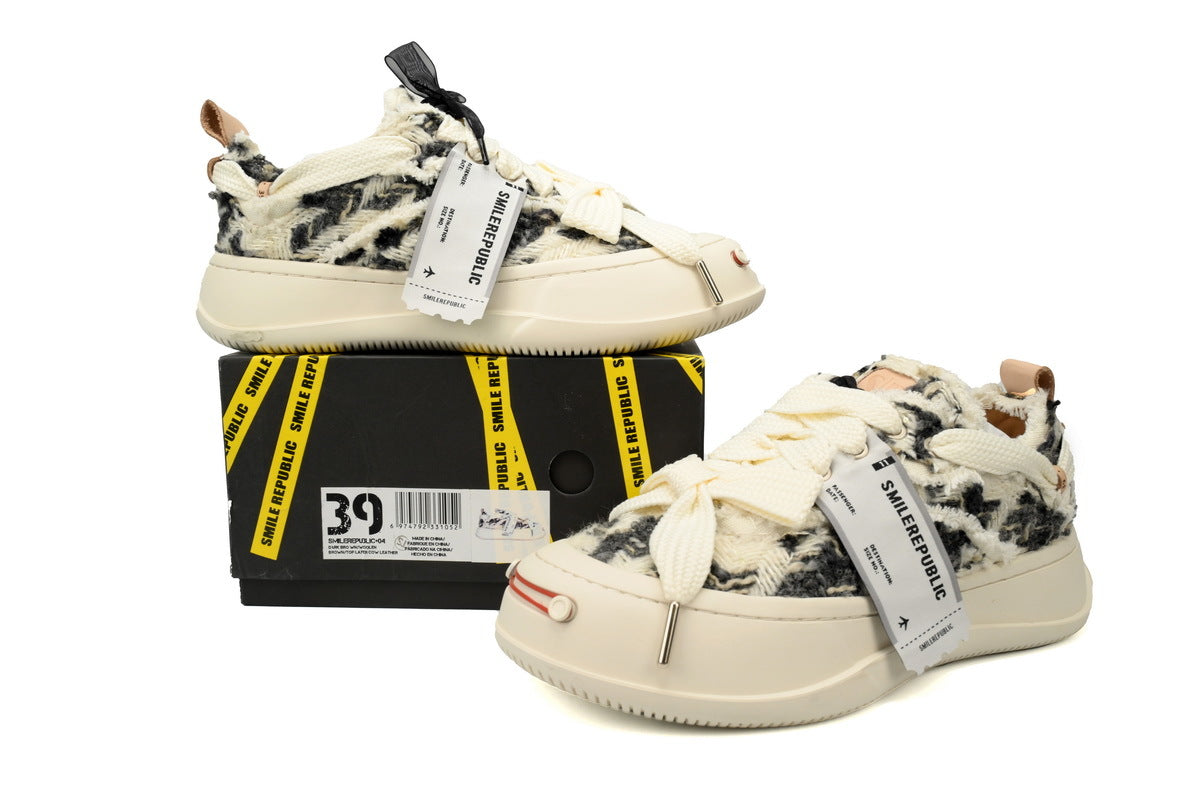 Smilerepublic Canvas Sneakers – Black/White Two-Tone