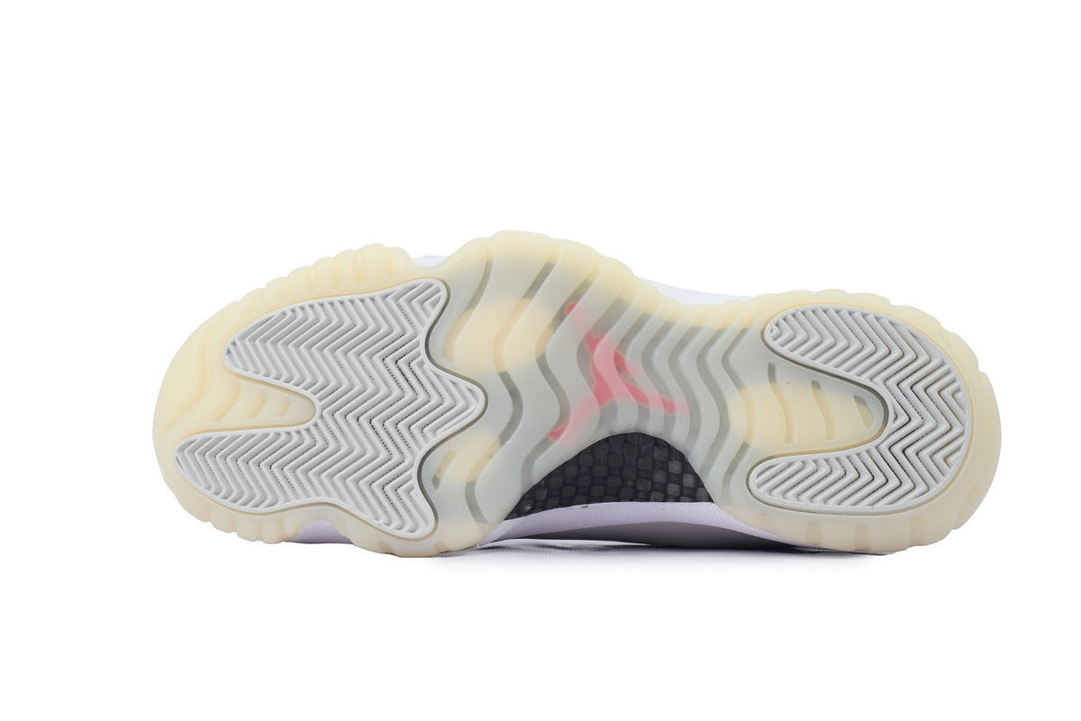 Air Jordan 11 Retro 'Platinum Tint'