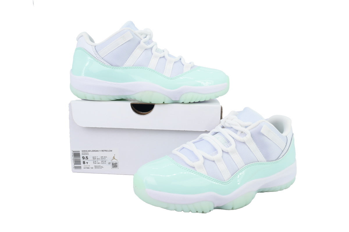 Air Jordan 11 Retro Low 'Igloo'