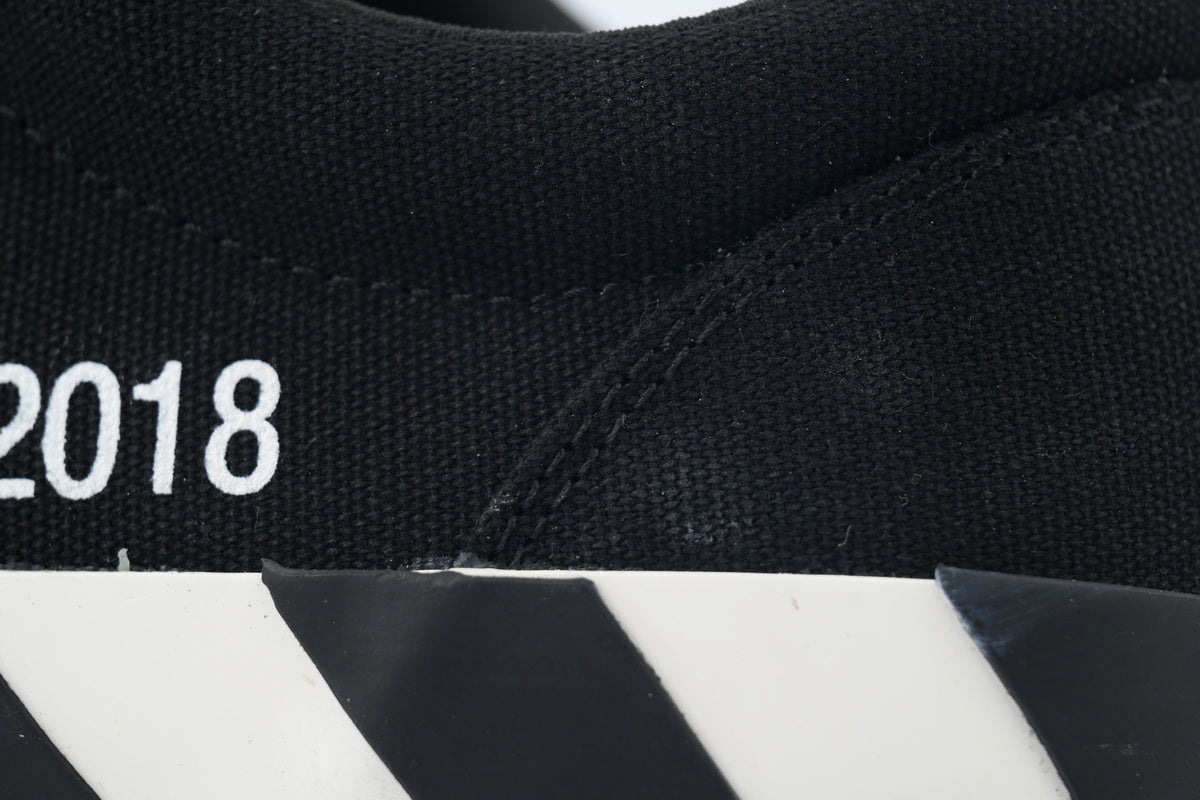 Off-White Vulc Low Black Canvas Sneakers