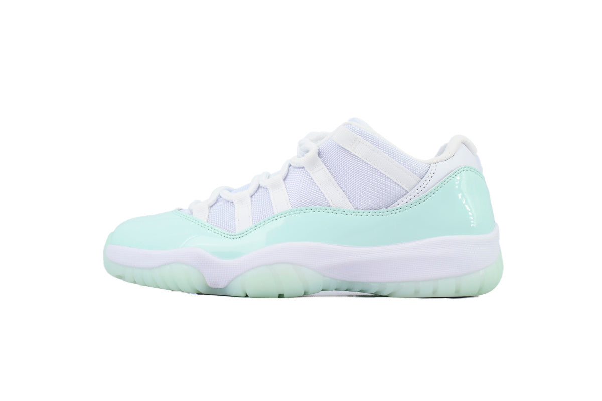 Air Jordan 11 Retro Low 'Igloo'